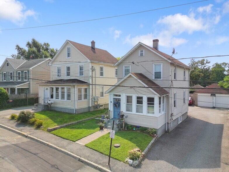 More Photos Of 8 Chadwick St, Glen Cove Apartments For Sale