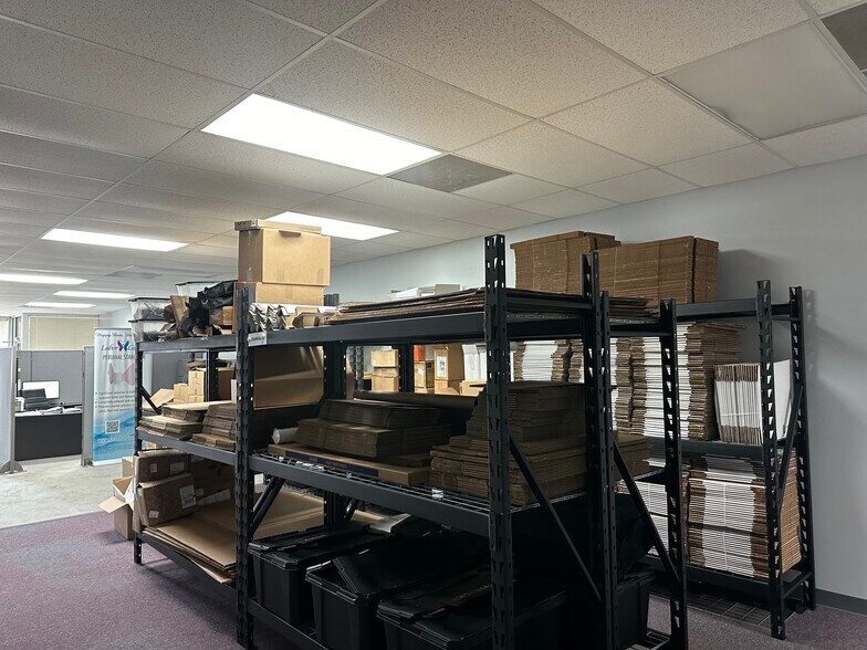 More Photos Of 7531 E Bartlett Corp Cv, Memphis Flex For Lease