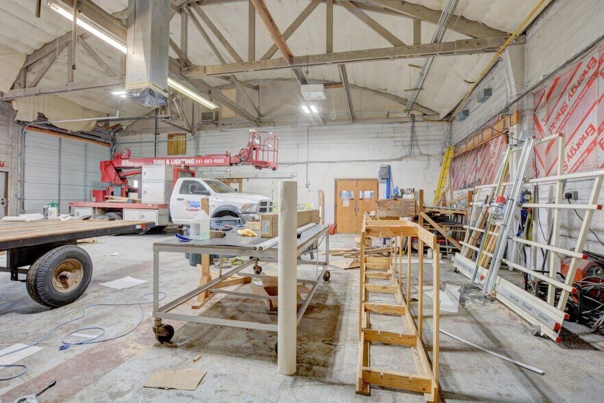 More Photos Of 606 S 6th St, Klamath Falls Specialty For Sale