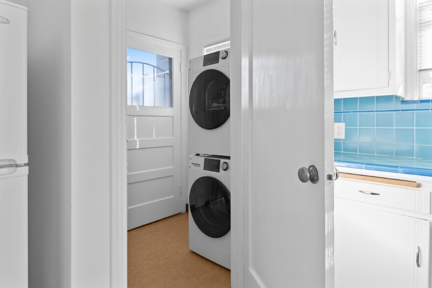 More Photos Of 476 42nd St, Oakland Apartments For Sale