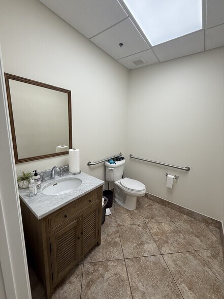 More Photos Of 3200 Fairlane Farms Rd, Wellington Unknown For Lease