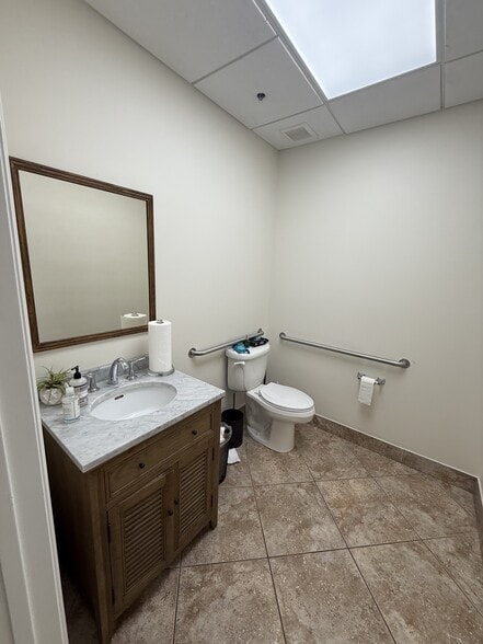 More Photos Of 3200 Fairlane Farms Rd, Wellington Unknown For Lease