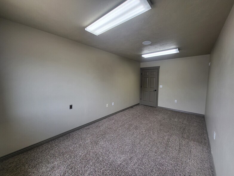 More Photos Of 3938 E 240 North, Rigby Warehouse For Lease