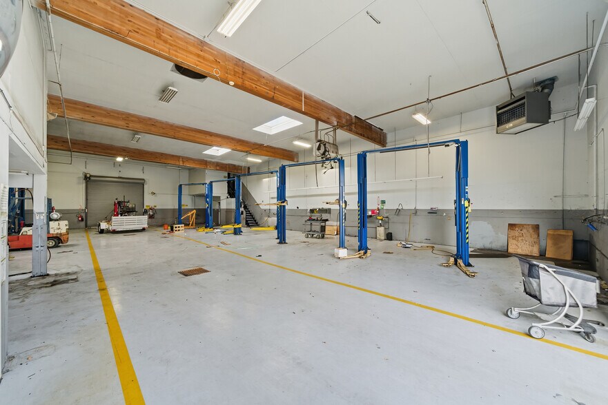 More Photos Of 450 Veterans Blvd, Redwood City Unknown For Lease