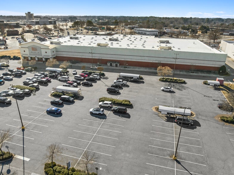 More Photos Of 5900 E Virginia Beach Blvd, Norfolk Unknown For Lease