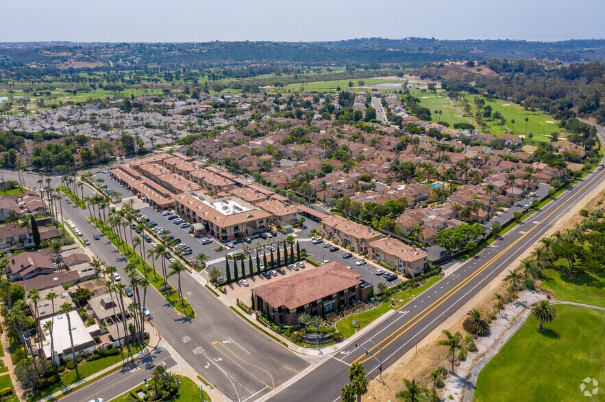 More Photos Of 5505 Cancha De Golf, Rancho Santa Fe Office For Lease