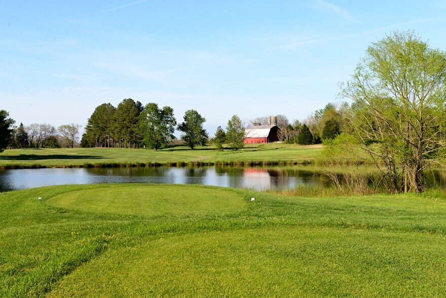 More Photos Of 36 Wedgewood Dr, Farmville Golf Course Driving Range For Sale