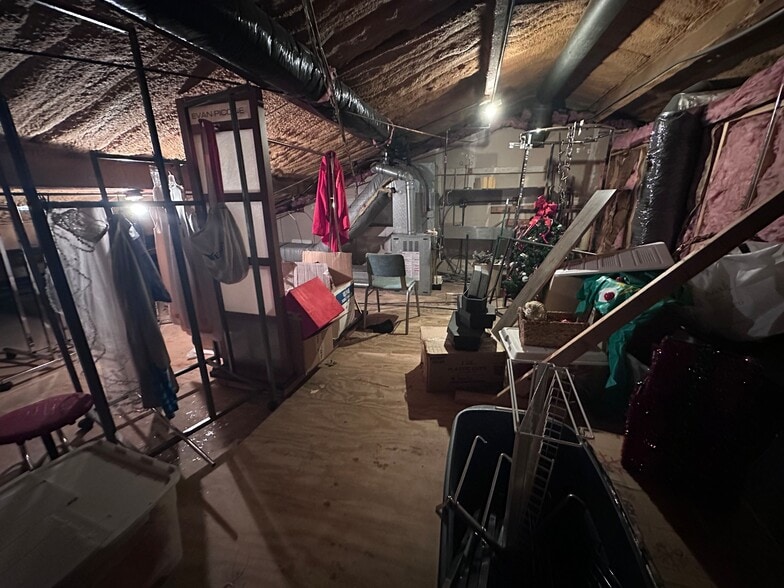 More Photos Of 966 W South Airport Rd, Traverse City Freestanding For Sale