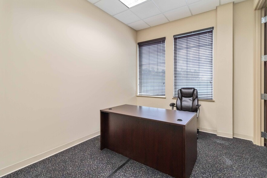 More Photos Of 500 Plantation Park Dr, Loganville Office For Sale