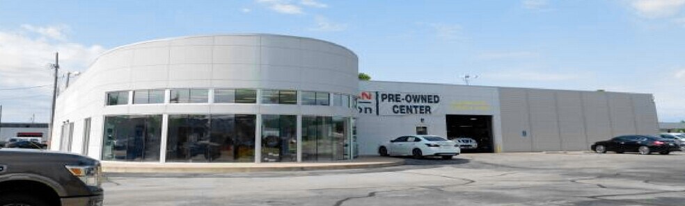 Primary Photo Of 202 W Gore Blvd, Lawton Auto Dealership For Sale