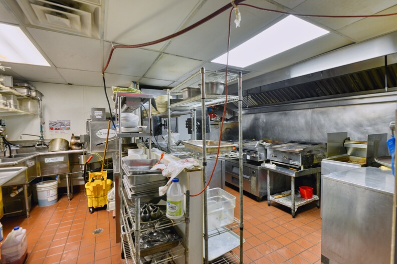 More Photos Of 12 W Peachtree Pl, Atlanta Storefront For Sale