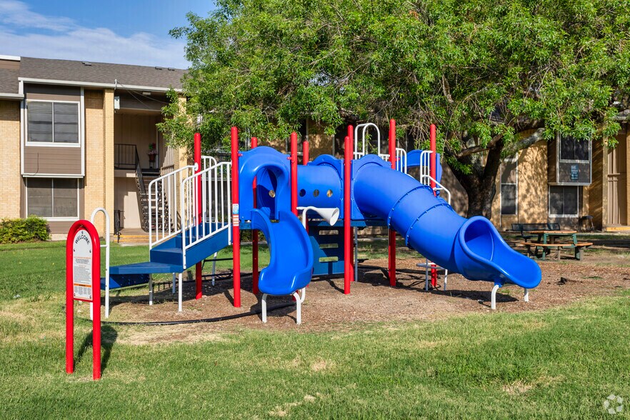 More Photos Of 834 Timberlake Dr, Arlington Apartments For Sale