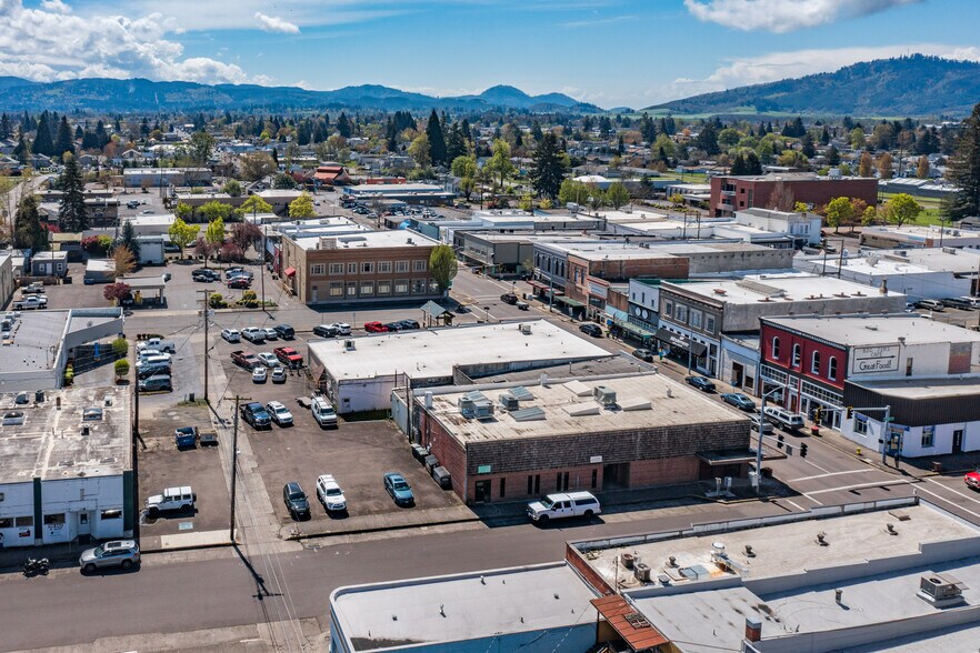 More Photos Of 707 S Main St, Lebanon Office For Lease