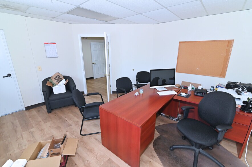 More Photos Of 6 Industrial Park, Waldorf Medical For Lease