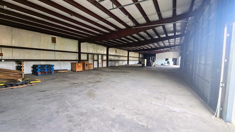More Photos Of 273 Fulton St SE, Warren Warehouse For Lease