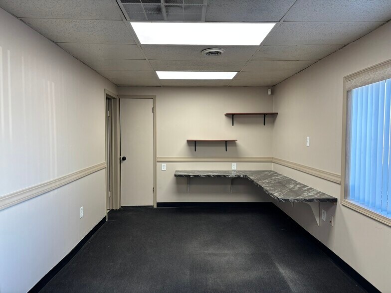 More Photos Of 1947 N Lapeer Rd, Lapeer Freestanding For Lease