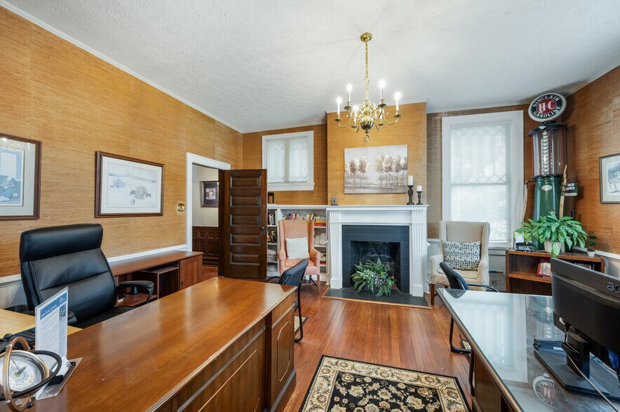 More Photos Of 2525 Rivermont Ave, Lynchburg Office For Sale