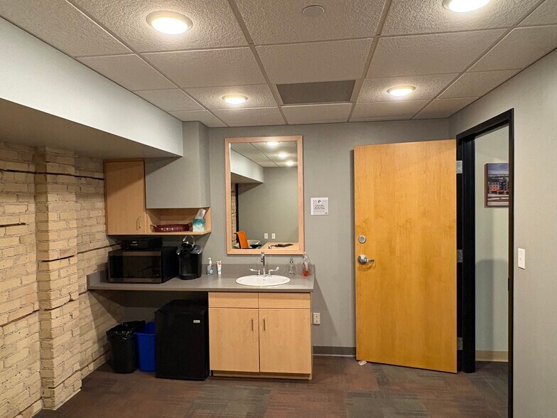 More Photos Of 2 W 1st St, Duluth Storefront For Sale