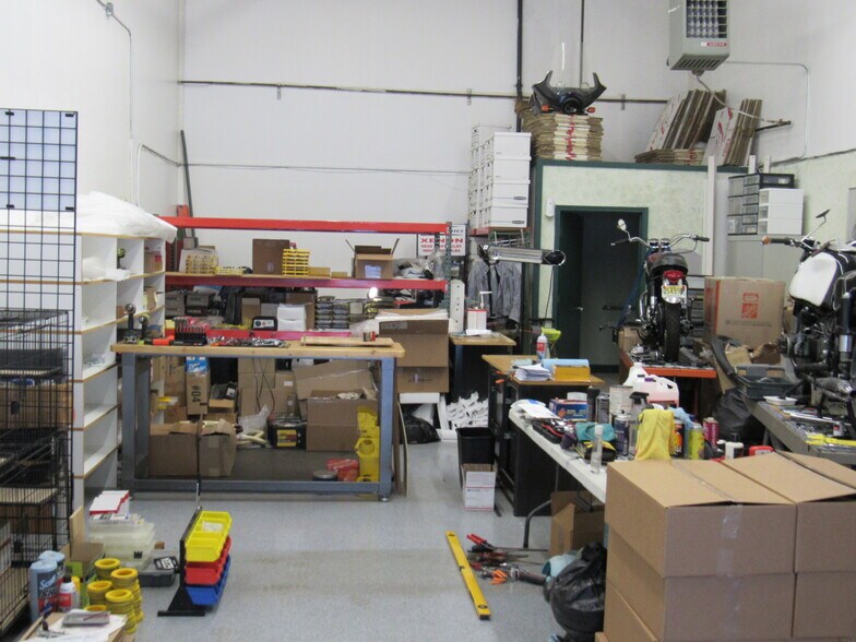 More Photos Of 77 Pension Rd, Manalapan Township Warehouse For Lease