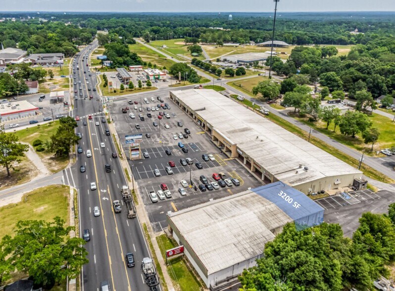 More Photos Of 751 N Ferdon Blvd, Crestview Freestanding For Lease