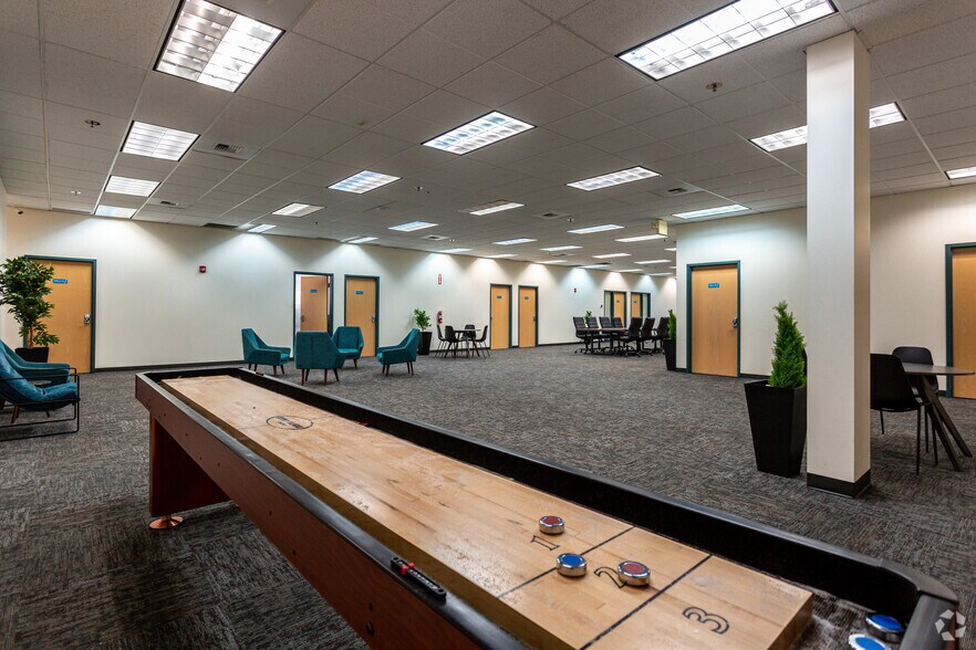 More Photos Of 1101 SW 16th St, Renton Warehouse For Lease