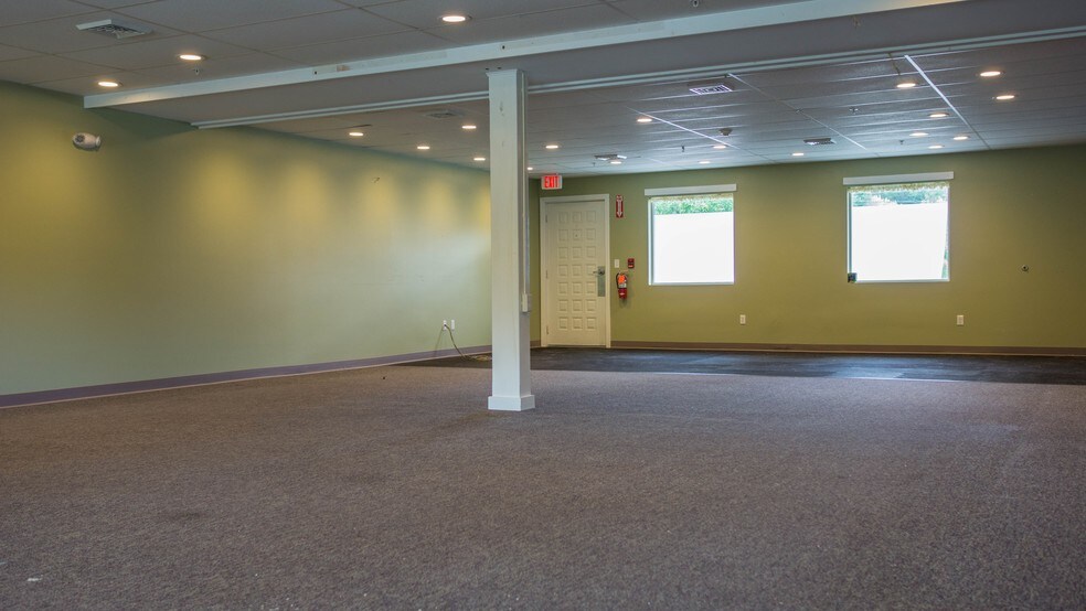 More Photos Of 541 US Route 1, Freeport Office For Lease