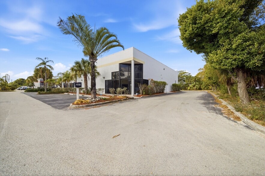 More Photos Of 2891 NW 22nd Ter, Pompano Beach Warehouse For Lease