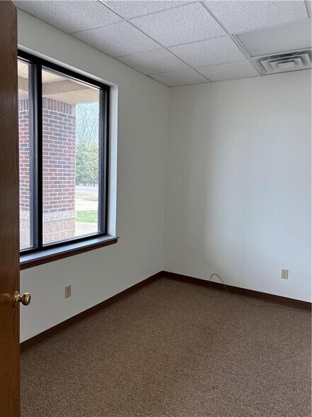 More Photos Of , Trimble Office For Sale