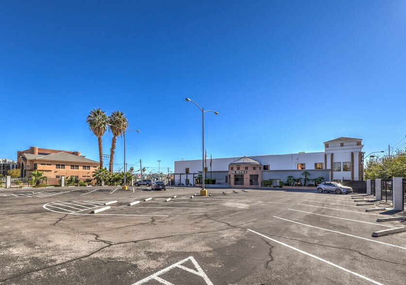 More Photos Of 730 Las Vegas Blvd S, Las Vegas General Retail For Lease