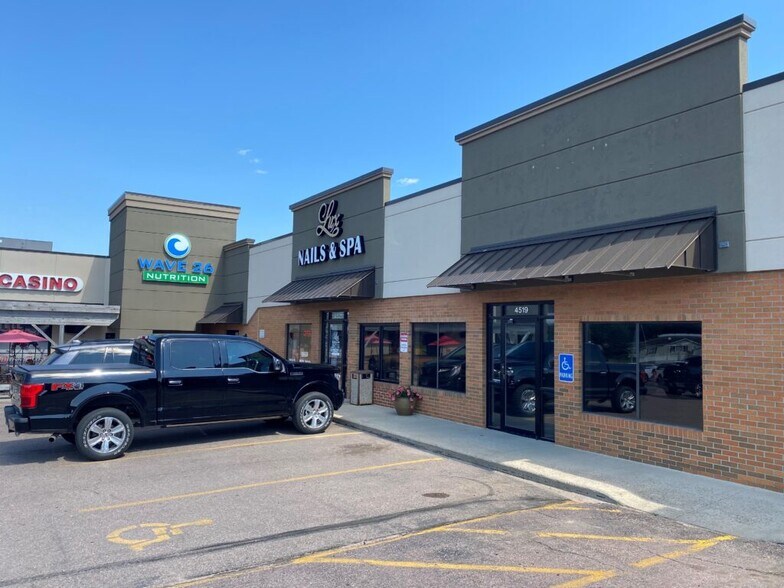 Primary Photo Of 4515-4531 E 26th St, Sioux Falls Storefront For Lease