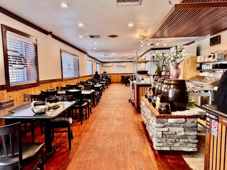 More Photos Of 501 N Arizona Ave, Chandler Restaurant For Sale