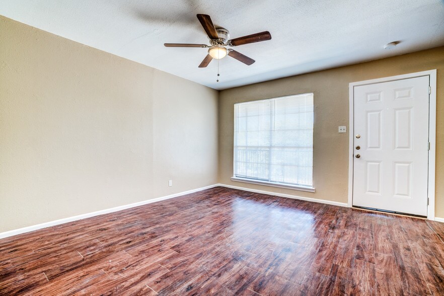 More Photos Of 216 Lucas St, San Antonio Apartments For Sale