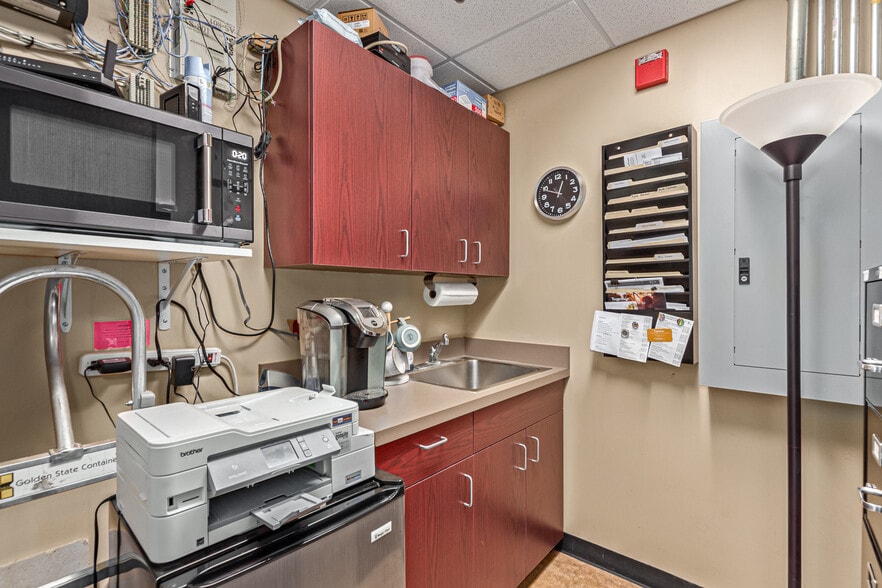 More Photos Of 1425 W Elliot Rd, Gilbert Medical For Sale