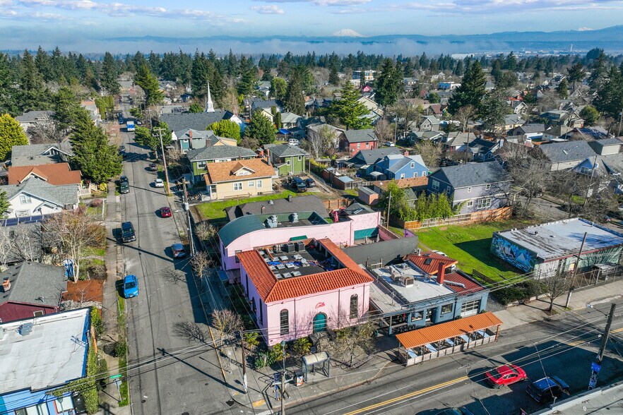 More Photos Of 2703 NE Alberta St, Portland Restaurant For Sale