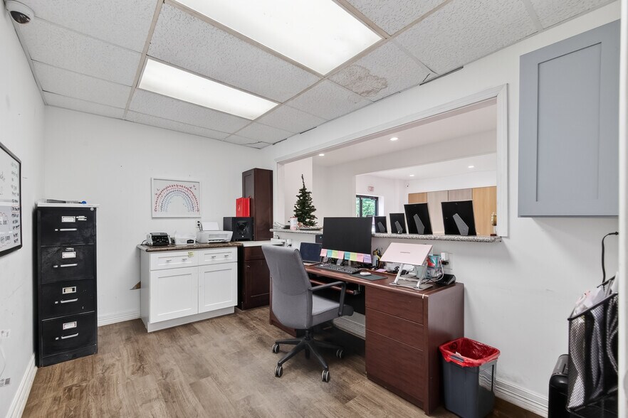 More Photos Of 1320 Almeda Genoa Rd, Houston Manufacturing For Lease