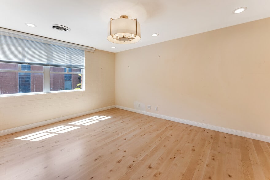 More Photos Of 9024 W Olympic Blvd, Beverly Hills Office For Lease