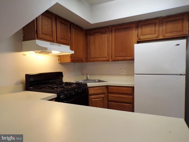 More Photos Of 480 Burnley Ln, Drexel Hill Apartments For Sale