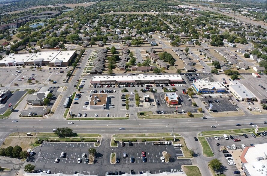 More Photos Of 3101 N Rock Rd, Wichita Unknown For Lease