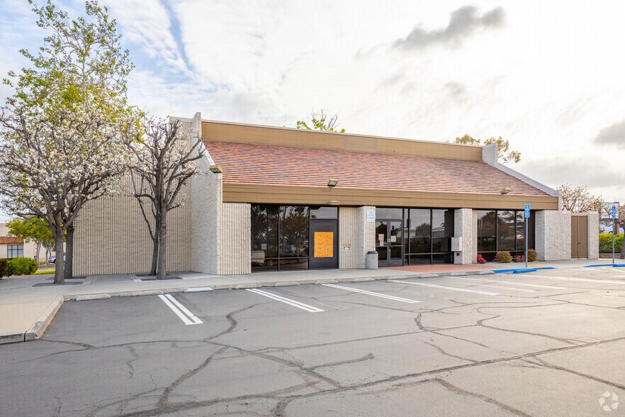More Photos Of 621-701 S Rancho Santa Fe Rd, San Marcos Unknown For Lease
