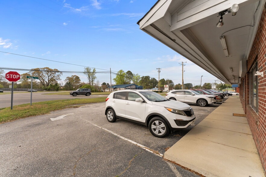 More Photos Of 402-406 Harris Ave, Raeford Storefront Retail Office For Sale