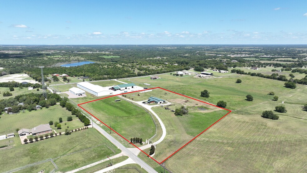More Photos Of 1253 N Hill St, Van Alstyne Light Distribution For Sale