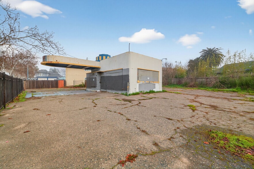 More Photos Of 3341 Stockton Blvd, Sacramento Auto Repair For Sale