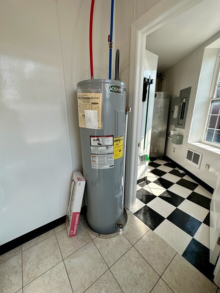 More Photos Of 4 Thomas St, Holley Restaurant For Sale