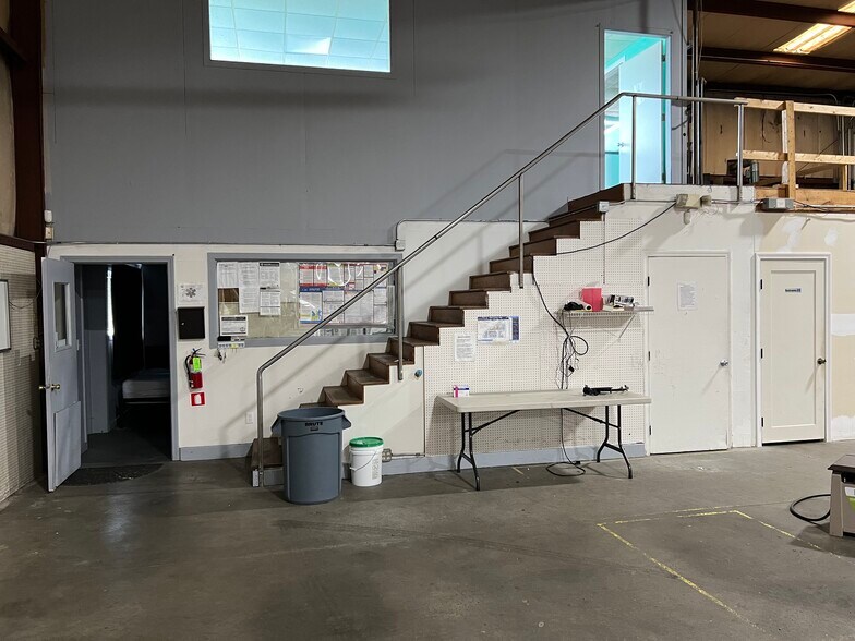 More Photos Of 475 Church St, New Bedford Warehouse For Lease