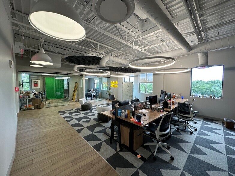 More Photos Of 1925 Prospect Ave, Orlando Office For Lease