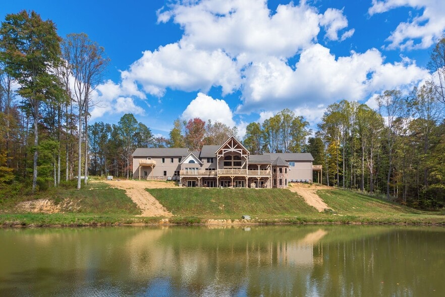 More Photos Of 16012 OH-678, Rockbridge Lodge Meeting Hall For Sale