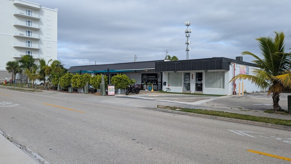 Primary Photo Of 837-843 Miramar St, Cape Coral Storefront Retail Office For Lease