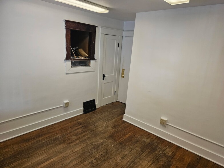 More Photos Of 600 Fairmount Ave, Jamestown Freestanding For Sale