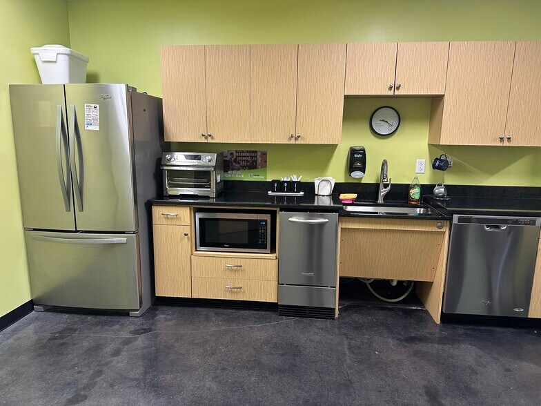 More Photos Of 10 Strecker Rd, Ellisville Coworking Space