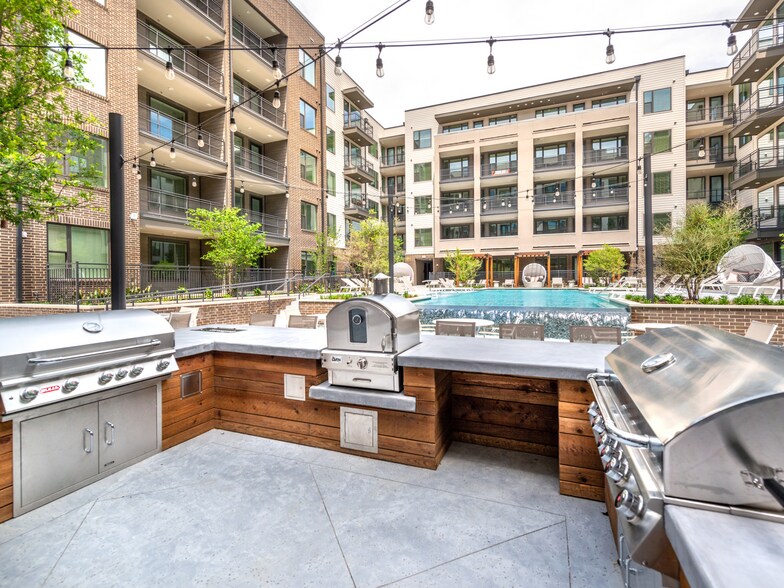 More Photos Of 411 W Commerce St, Dallas Apartments For Lease